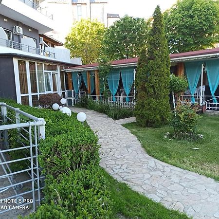 Danita Apartments & Diva Restaurant Bbq&Pool Bar Varna ภายนอก รูปภาพ