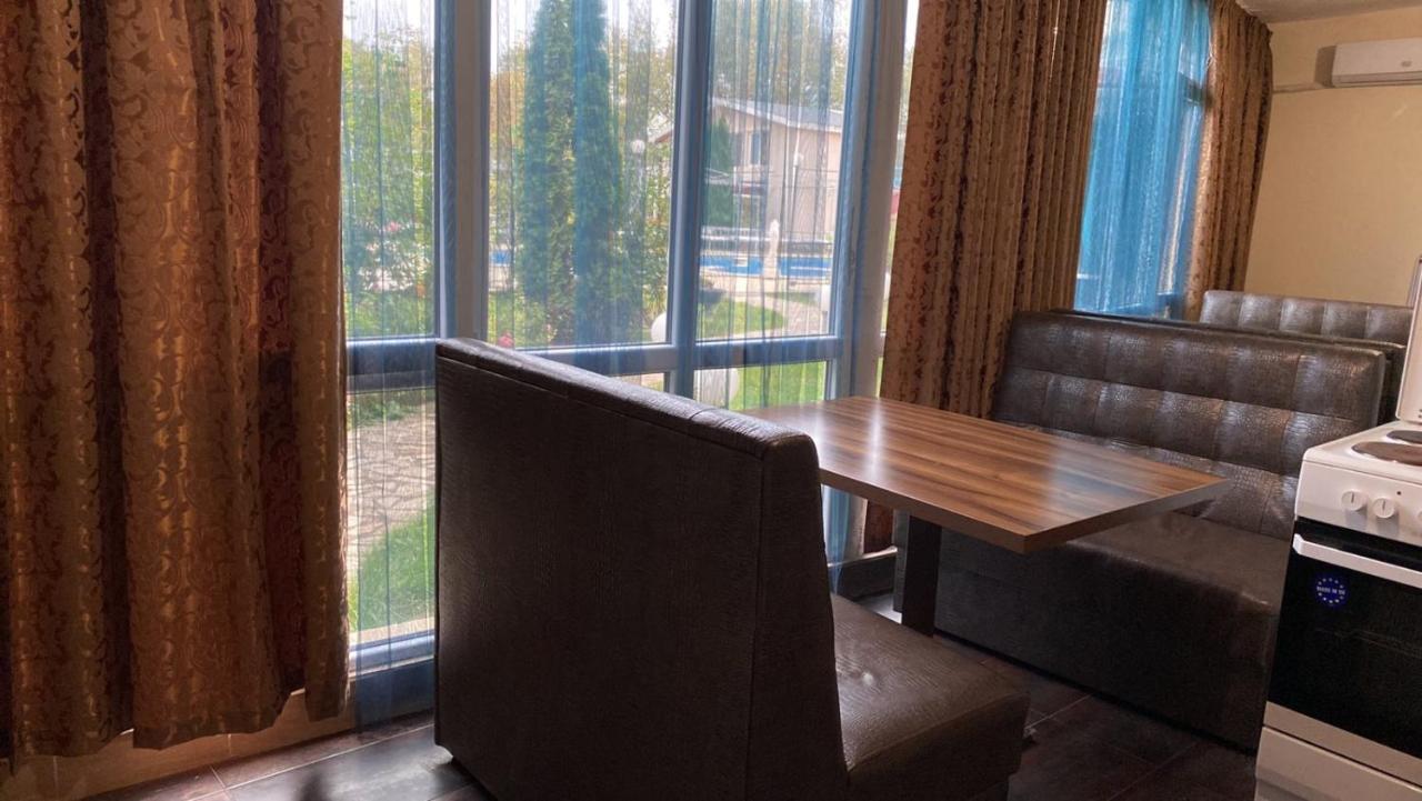 Danita Apartments & Diva Restaurant Bbq&Pool Bar Varna ภายนอก รูปภาพ