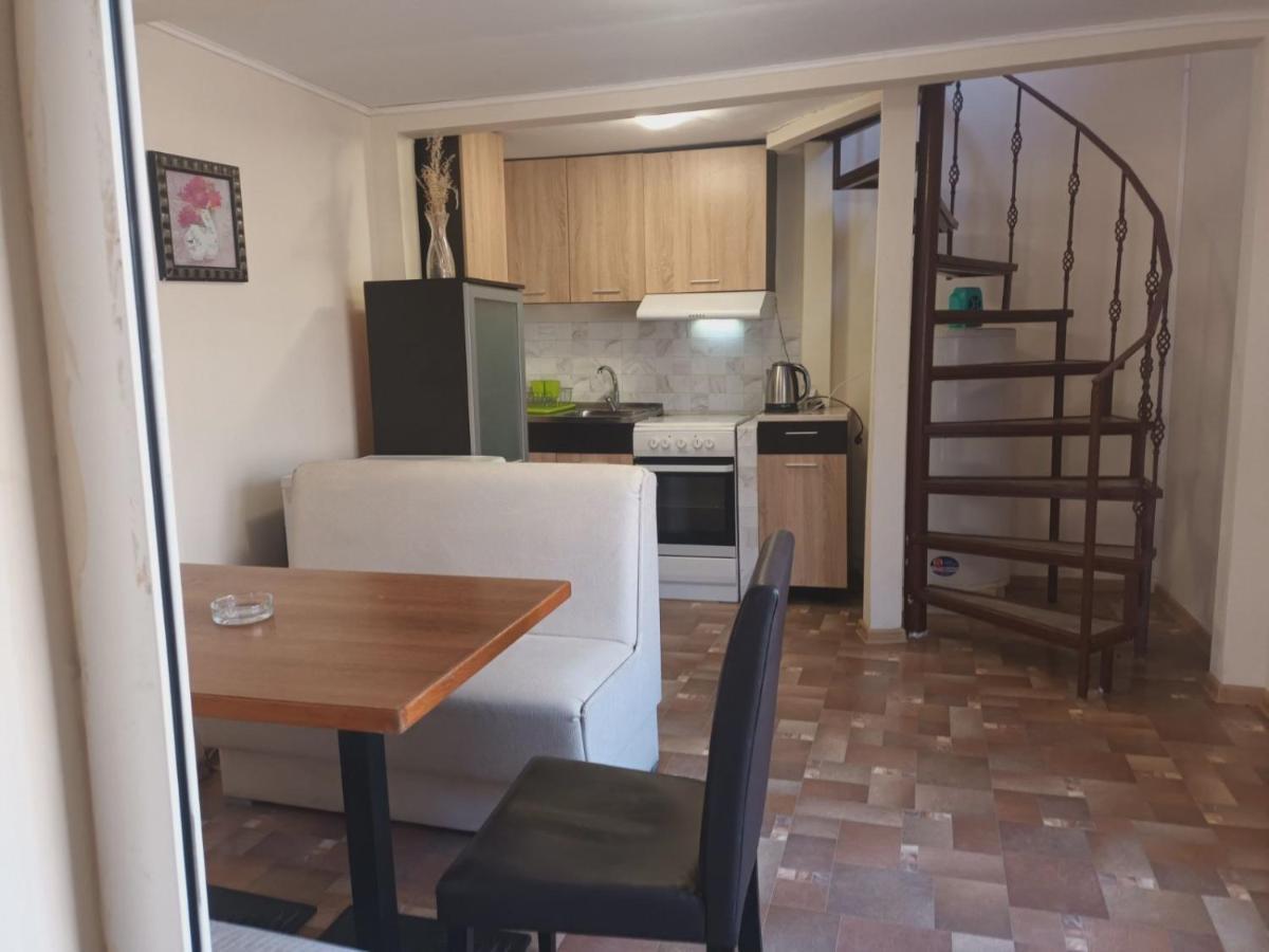 Danita Apartments & Diva Restaurant Bbq&Pool Bar Varna ภายนอก รูปภาพ