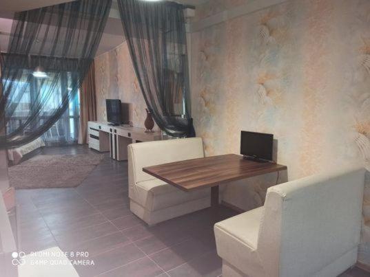 Danita Apartments & Diva Restaurant Bbq&Pool Bar Varna ภายนอก รูปภาพ
