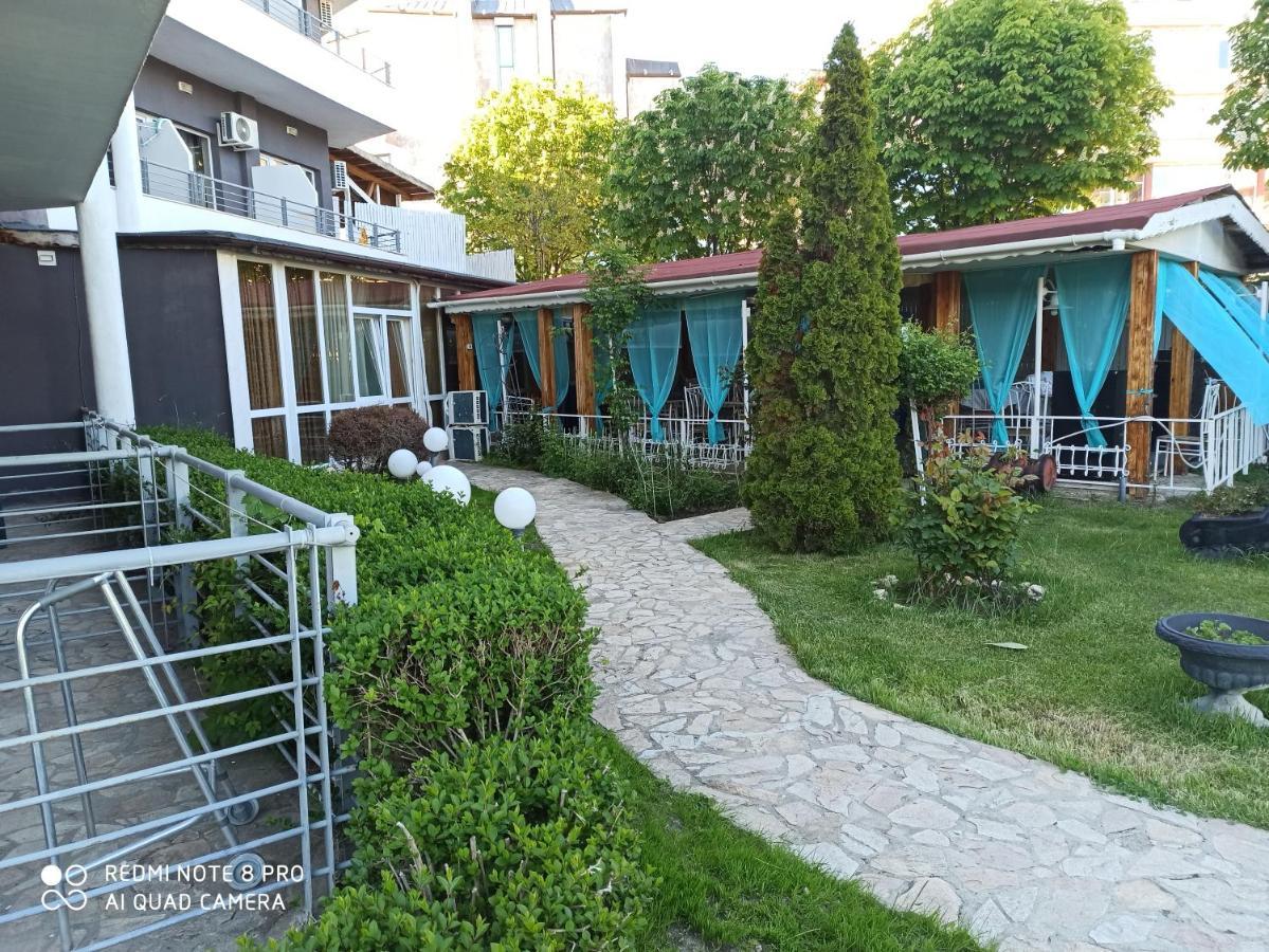 Danita Apartments & Diva Restaurant Bbq&Pool Bar Varna ภายนอก รูปภาพ