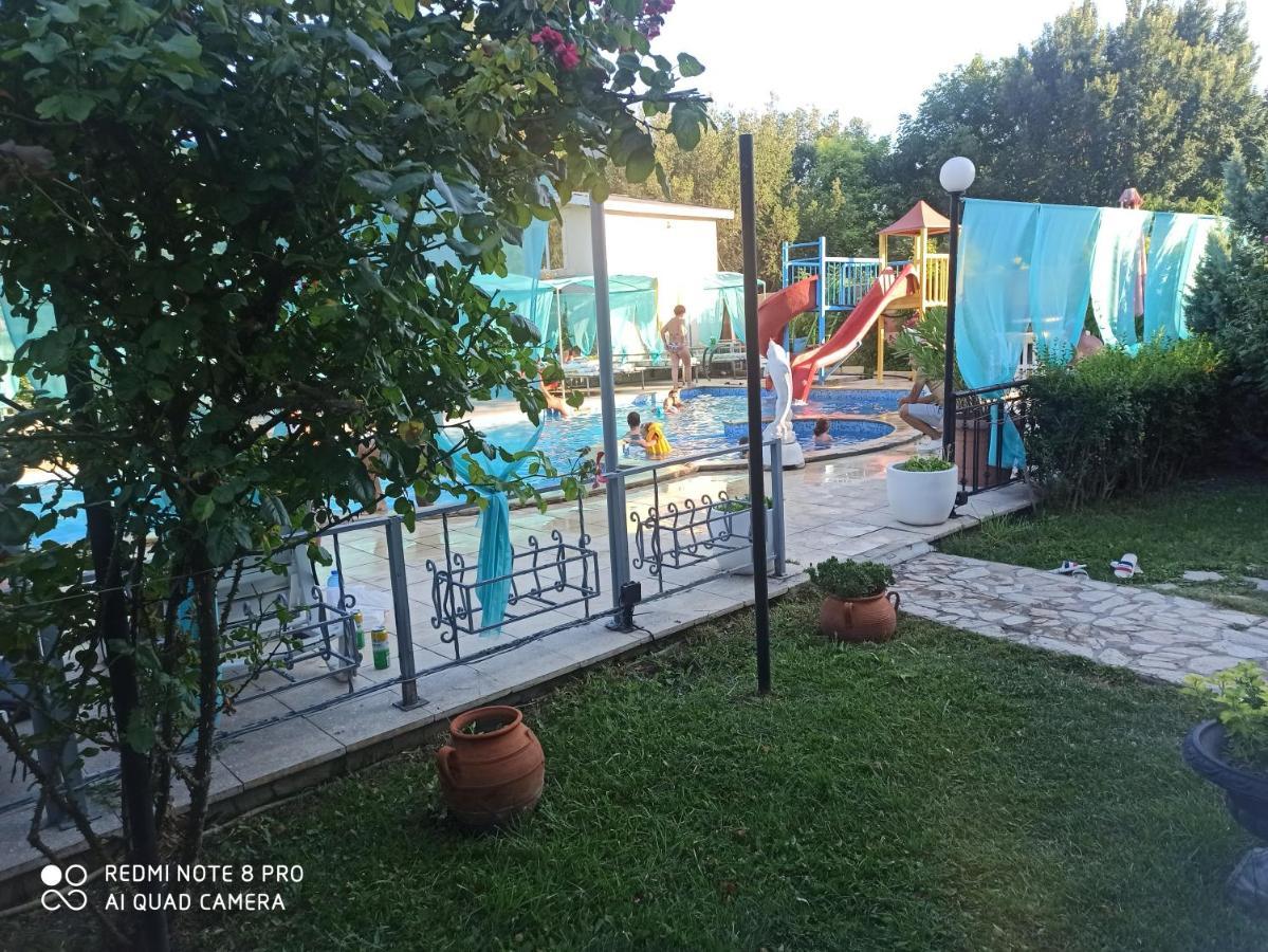 Danita Apartments & Diva Restaurant Bbq&Pool Bar Varna ภายนอก รูปภาพ