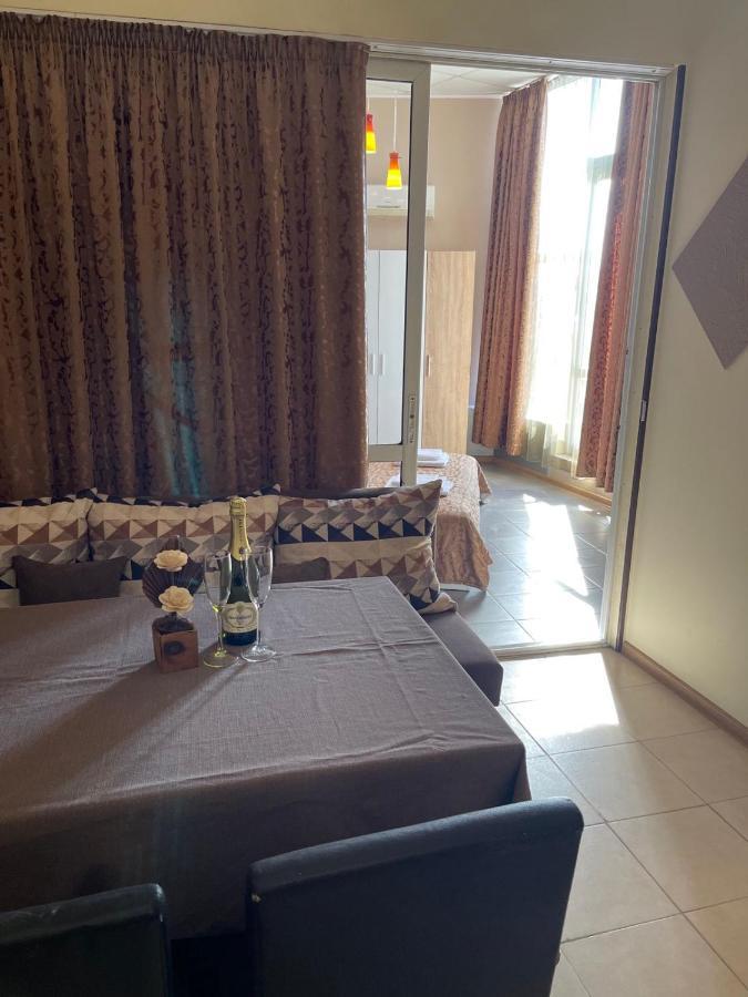 Danita Apartments & Diva Restaurant Bbq&Pool Bar Varna ภายนอก รูปภาพ
