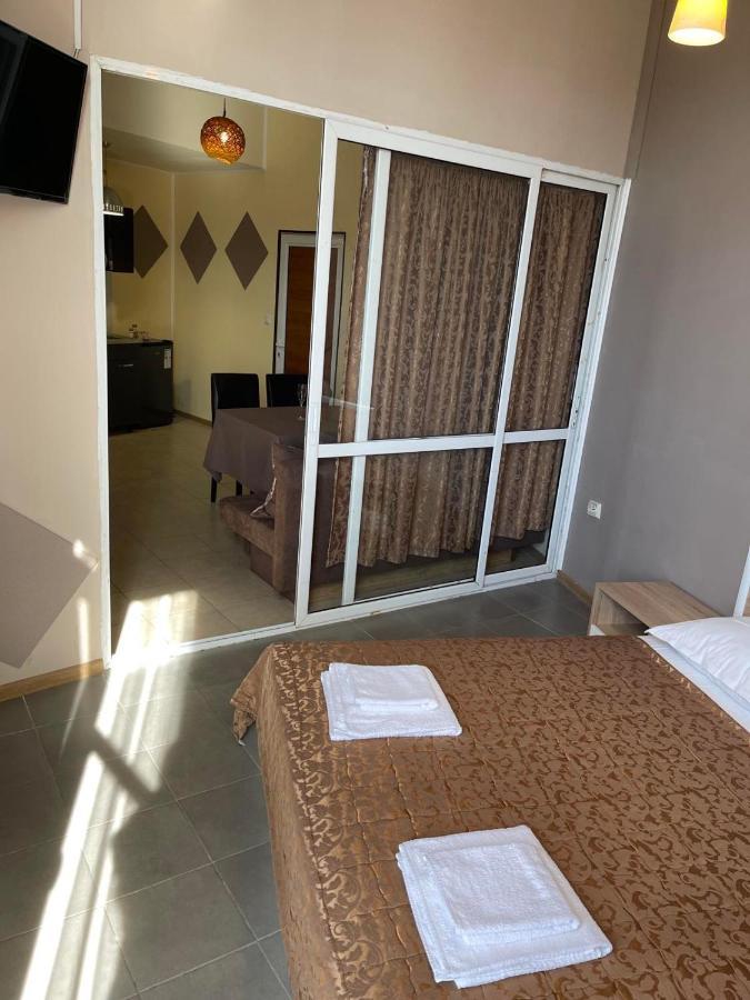 Danita Apartments & Diva Restaurant Bbq&Pool Bar Varna ภายนอก รูปภาพ