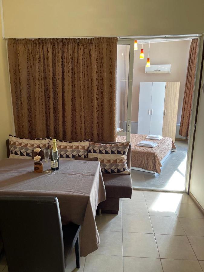 Danita Apartments & Diva Restaurant Bbq&Pool Bar Varna ภายนอก รูปภาพ