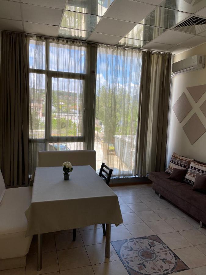 Danita Apartments & Diva Restaurant Bbq&Pool Bar Varna ภายนอก รูปภาพ