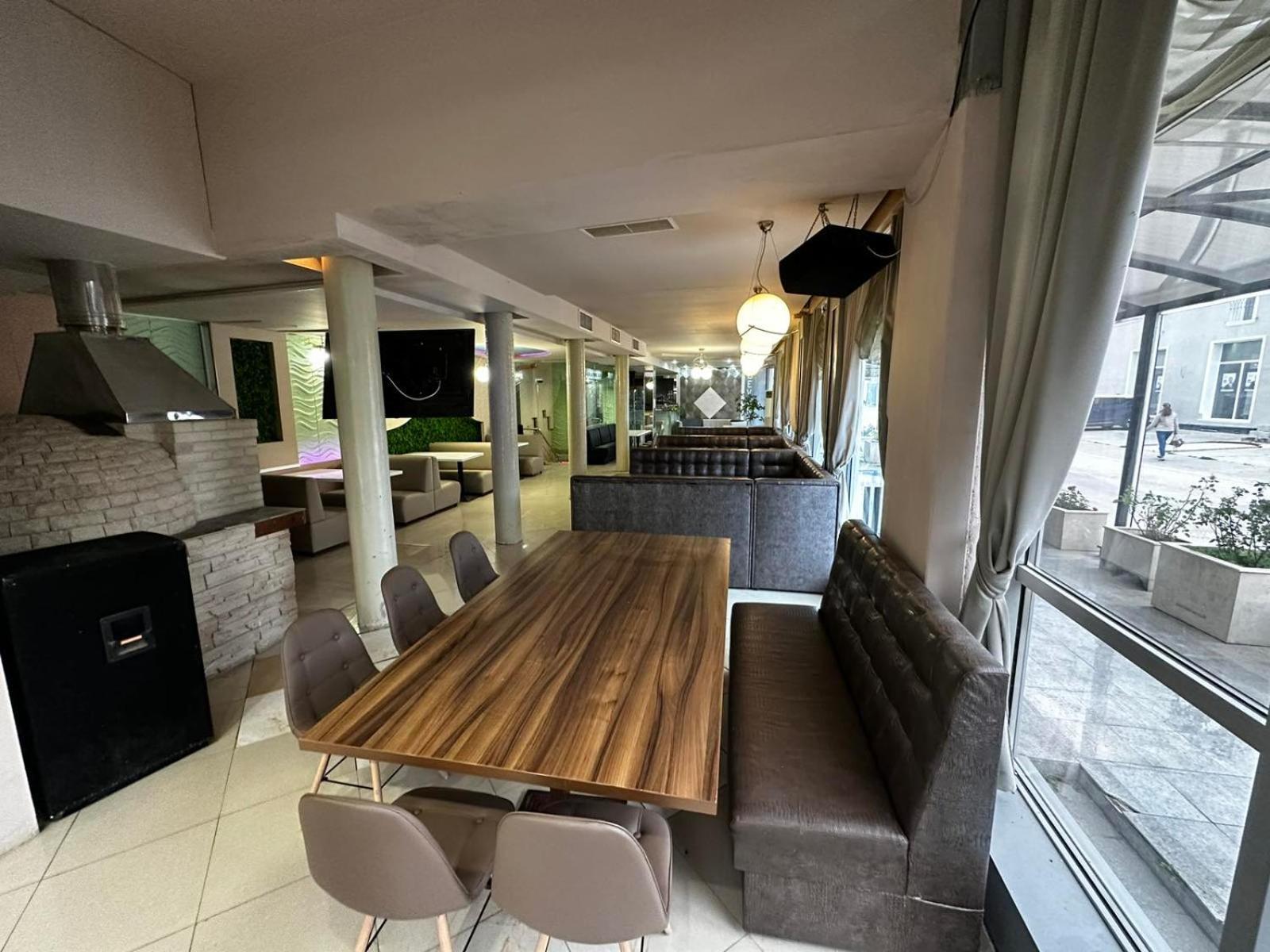 Danita Apartments & Diva Restaurant Bbq&Pool Bar Varna ภายนอก รูปภาพ